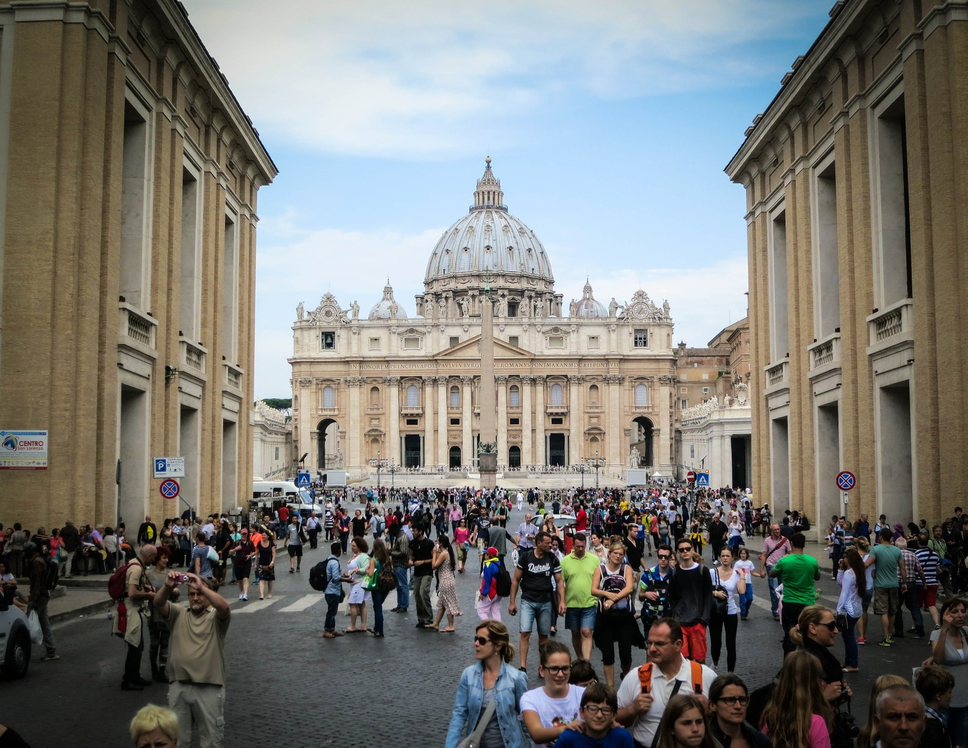 how much money does the vatican make per day