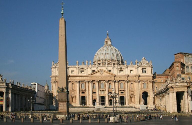 What Currency Do They Use In The Vatican? Pope  Vatican 2023